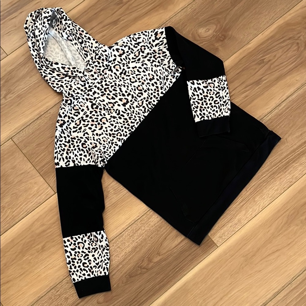 Leopard Print Pullover Hoodie